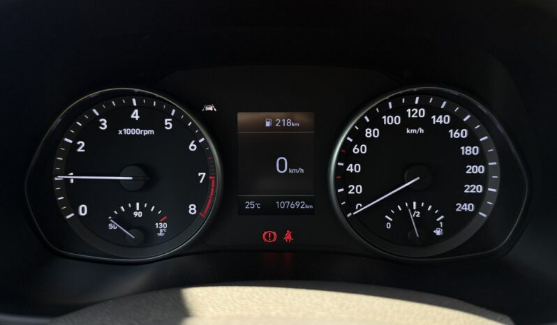 HYUNDAI I30  | przedni | Manualna | 120 KM | Srebrny full