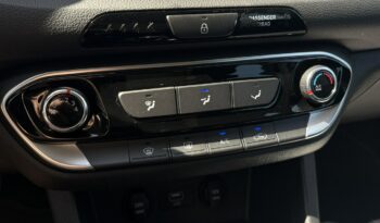 HYUNDAI I30  | przedni | Manualna | 120 KM | Srebrny full