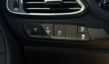 HYUNDAI I30  | przedni | Manualna | 120 KM | Srebrny full