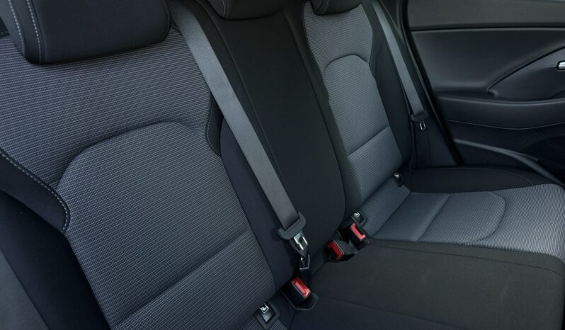 HYUNDAI I30  | przedni | Manualna | 120 KM | Srebrny full