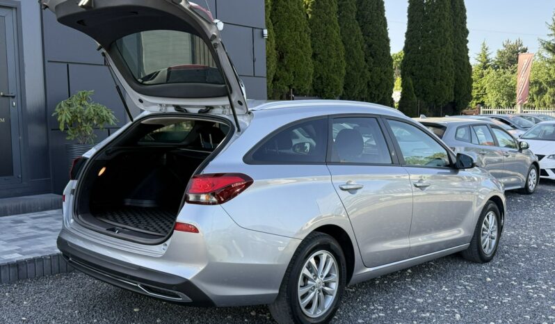 HYUNDAI I30  | przedni | Manualna | 120 KM | Srebrny full