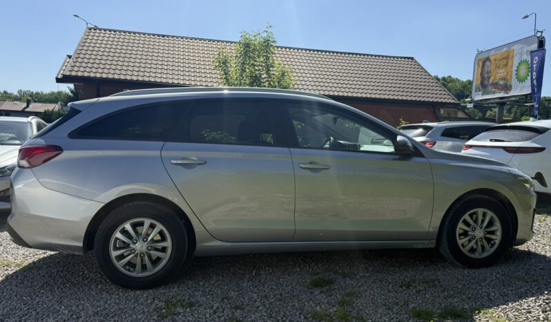 HYUNDAI I30  | przedni | Manualna | 120 KM | Srebrny full