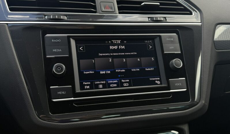 VOLKSWAGEN Tiguan  | przedni | Manualna | 150 KM | Szary full