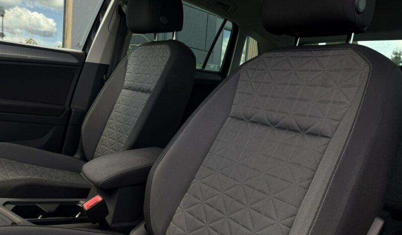 VOLKSWAGEN Tiguan  | przedni | Manualna | 150 KM | Szary full