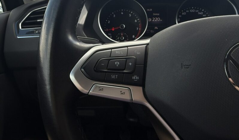 VOLKSWAGEN Tiguan  | przedni | Manualna | 150 KM | Szary full