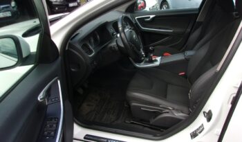 VOLVO V60  | FWD (przód) | Manualna | 136 KM | bialy full