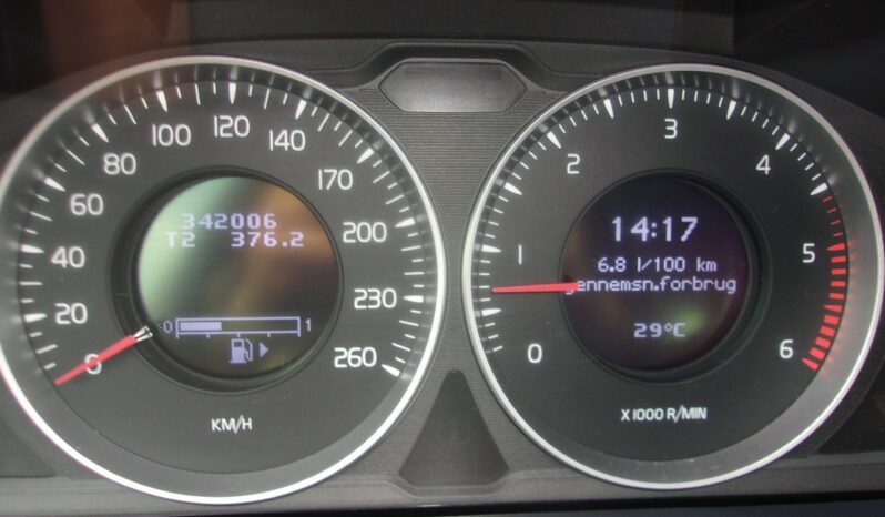 VOLVO V60  | FWD (przód) | Manualna | 136 KM | bialy full