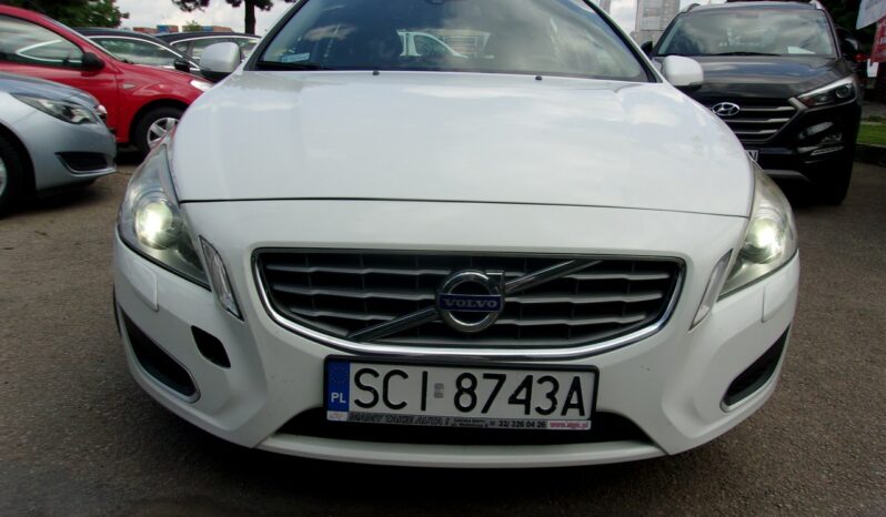 VOLVO V60  | FWD (przód) | Manualna | 136 KM | bialy full
