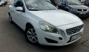 VOLVO V60  | FWD (przód) | Manualna | 136 KM | bialy full