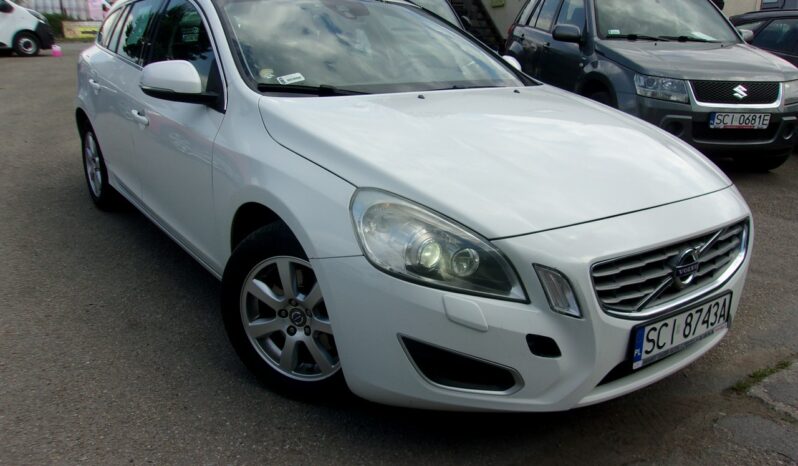 VOLVO V60  | FWD (przód) | Manualna | 136 KM | bialy full
