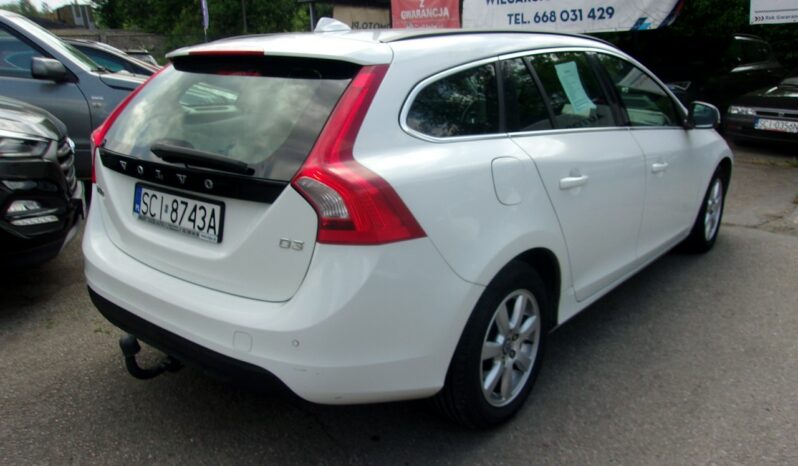 VOLVO V60  | FWD (przód) | Manualna | 136 KM | bialy full