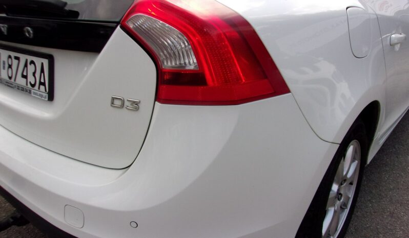 VOLVO V60  | FWD (przód) | Manualna | 136 KM | bialy full