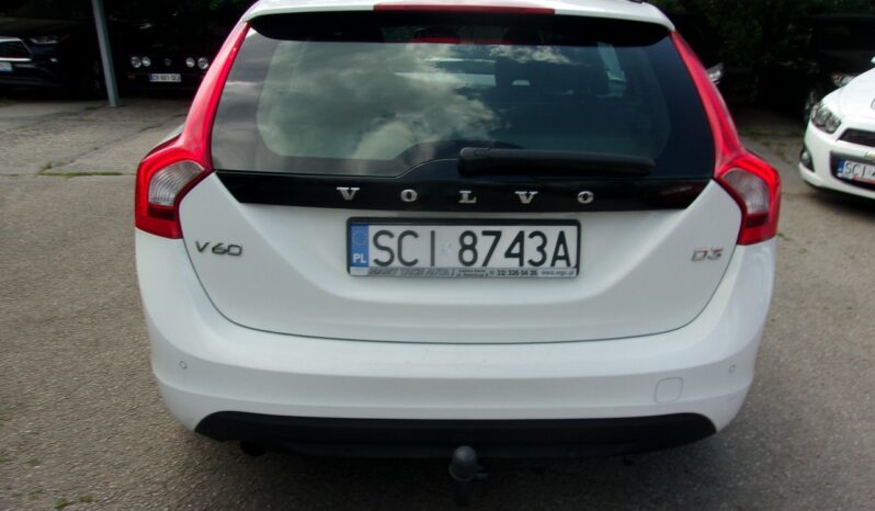 VOLVO V60  | FWD (przód) | Manualna | 136 KM | bialy full