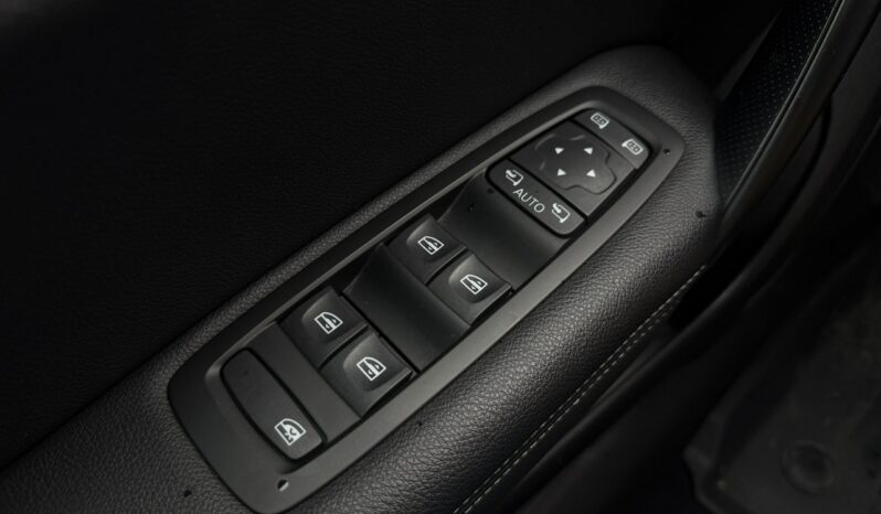 RENAULT Megane  | przedni | Manualna | 140 KM | Srebrny full