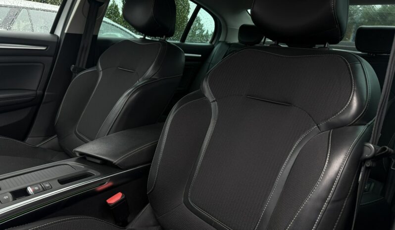 RENAULT Megane  | przedni | Manualna | 140 KM | Srebrny full