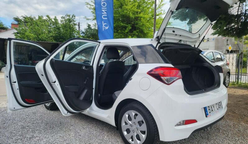HYUNDAI i20  | przedni | Manualna | 85 KM | bialy full