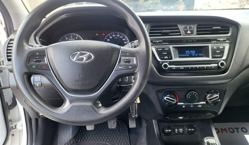 HYUNDAI i20  | przedni | Manualna | 85 KM | bialy full