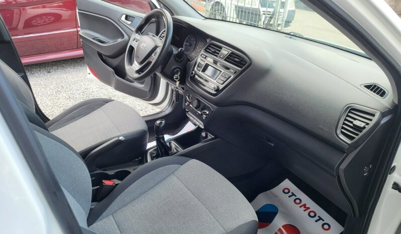HYUNDAI i20  | przedni | Manualna | 85 KM | bialy full
