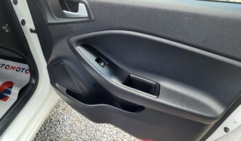 HYUNDAI i20  | przedni | Manualna | 85 KM | bialy full