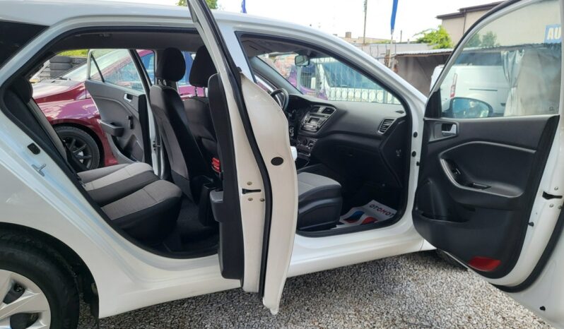 HYUNDAI i20  | przedni | Manualna | 85 KM | bialy full