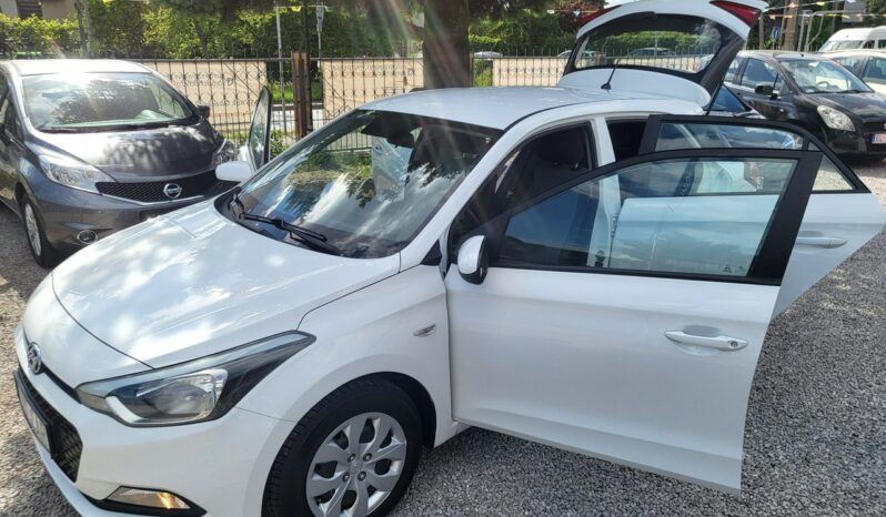 HYUNDAI i20  | przedni | Manualna | 85 KM | bialy full