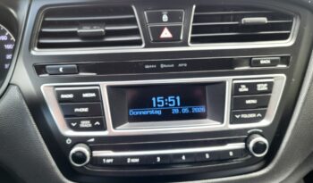 HYUNDAI i20  | przedni | Manualna | 85 KM | bialy full