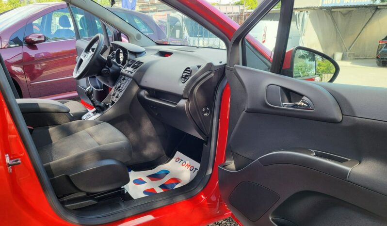 OPEL Meriva  | przedni | Manualna | 100 KM | Czerwony full