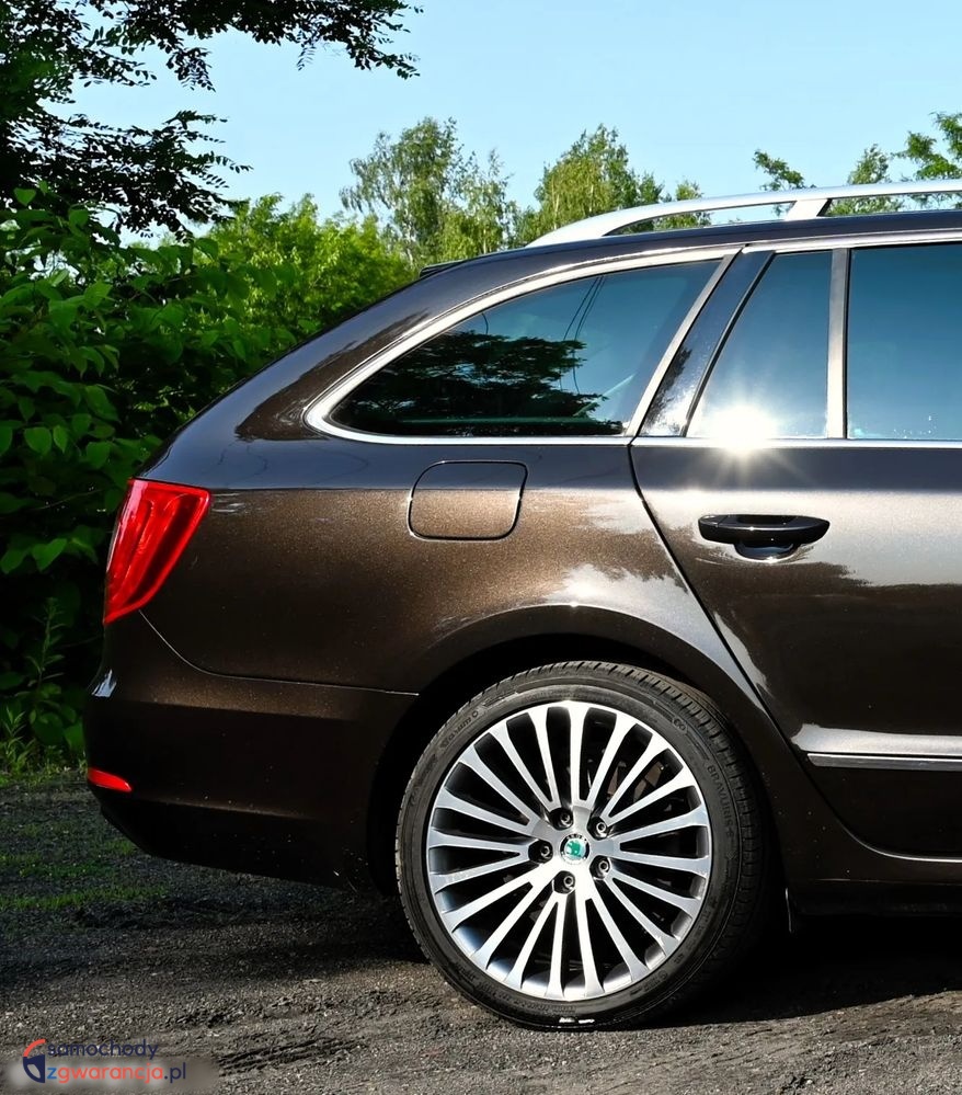 Skoda Superb  | Fwd (Przód) | Automatyczna | 170 Km | Brązowy