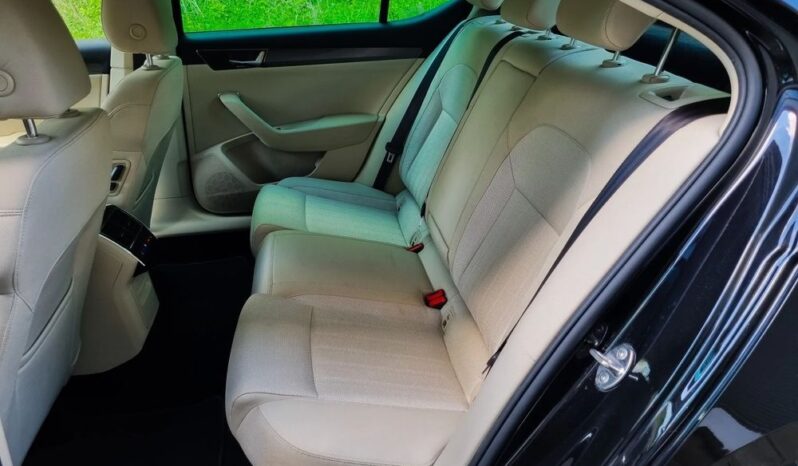 SKODA Superb  | FWD (przód) | Automatyczna | 150 KM | Czarny full