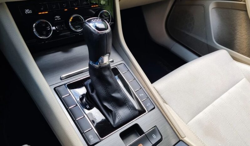 SKODA Superb  | FWD (przód) | Automatyczna | 150 KM | Czarny full