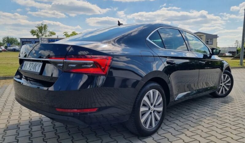 SKODA Superb  | FWD (przód) | Automatyczna | 150 KM | Czarny full