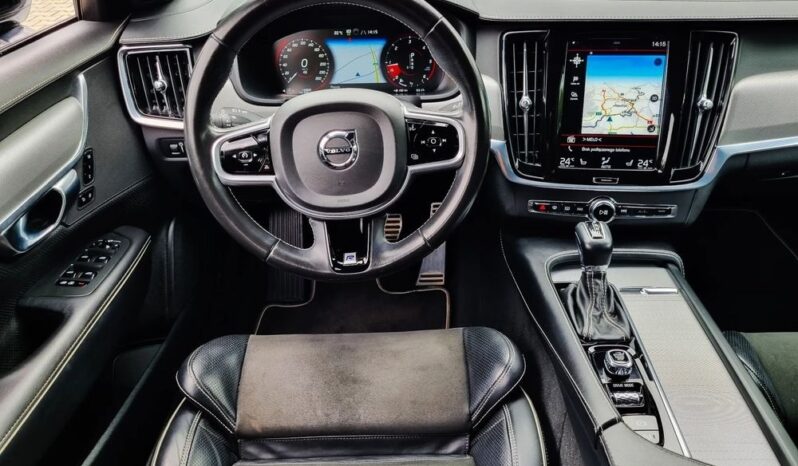 VOLVO V90  | 4×4 (doł. automatycznie) | Automatyczna | 190 KM | Biały full