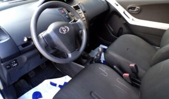 TOYOTA Yaris  | FWD (przód) | Manualna | 70 KM | Biały full