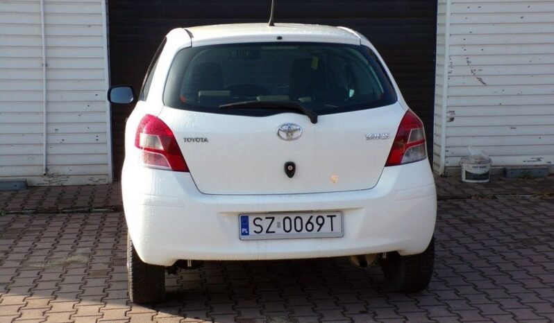TOYOTA Yaris  | FWD (przód) | Manualna | 70 KM | Biały full