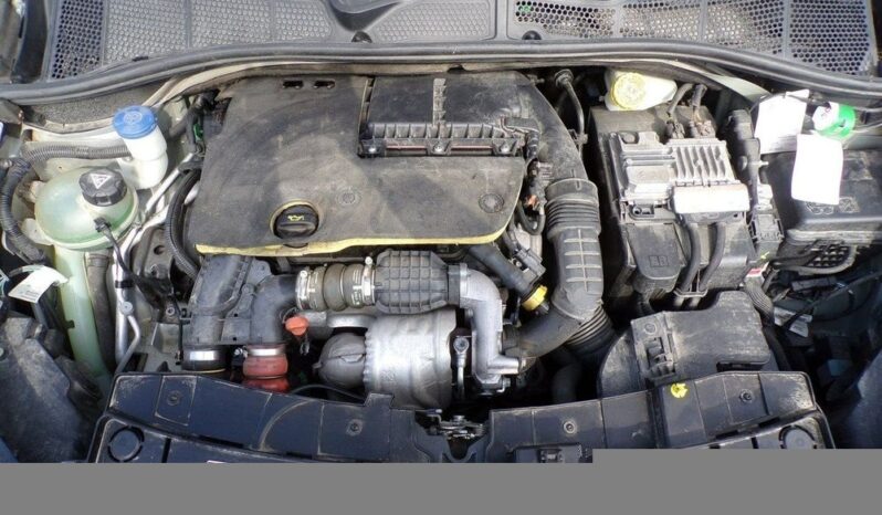 CITROEN C4 Cactus  | FWD (przód) | Manualna | 100 KM | Srebrny full