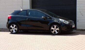KIA Rio  | FWD (przód) | Manualna | 86 KM | Czarny full