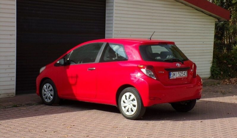 TOYOTA Yaris  | FWD (przód) | Manualna | 70 KM | Czerwony full