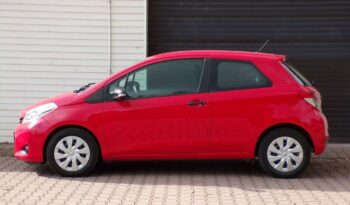 TOYOTA Yaris  | FWD (przód) | Manualna | 70 KM | Czerwony full