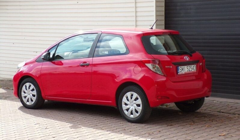 TOYOTA Yaris  | FWD (przód) | Manualna | 70 KM | Czerwony full