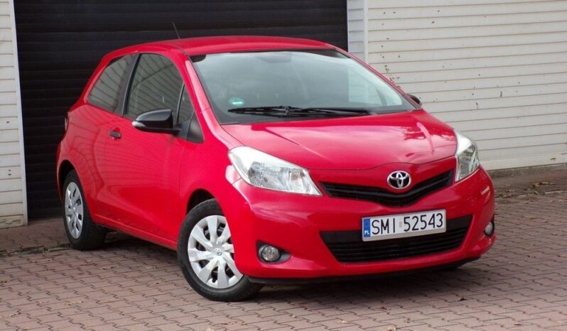 TOYOTA Yaris  | FWD (przód) | Manualna | 70 KM | Czerwony full
