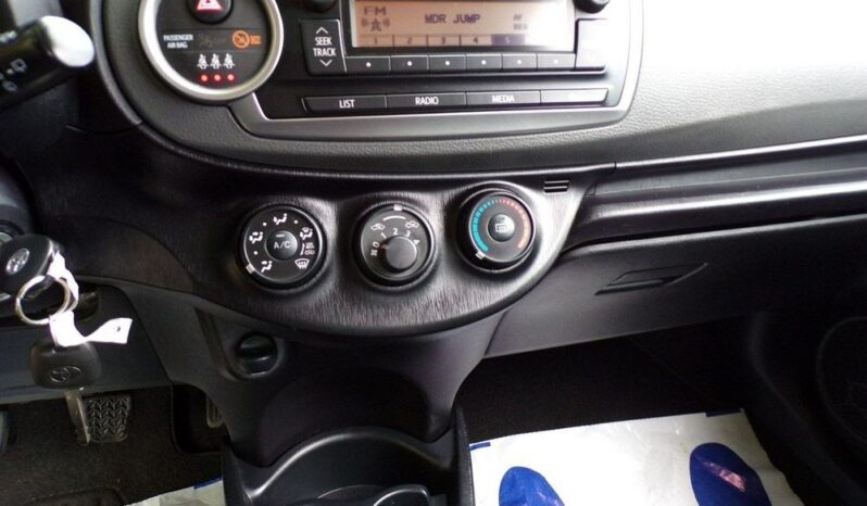 TOYOTA Yaris  | FWD (przód) | Manualna | 70 KM | Czerwony full