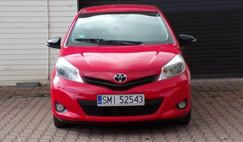 TOYOTA Yaris  | FWD (przód) | Manualna | 70 KM | Czerwony full