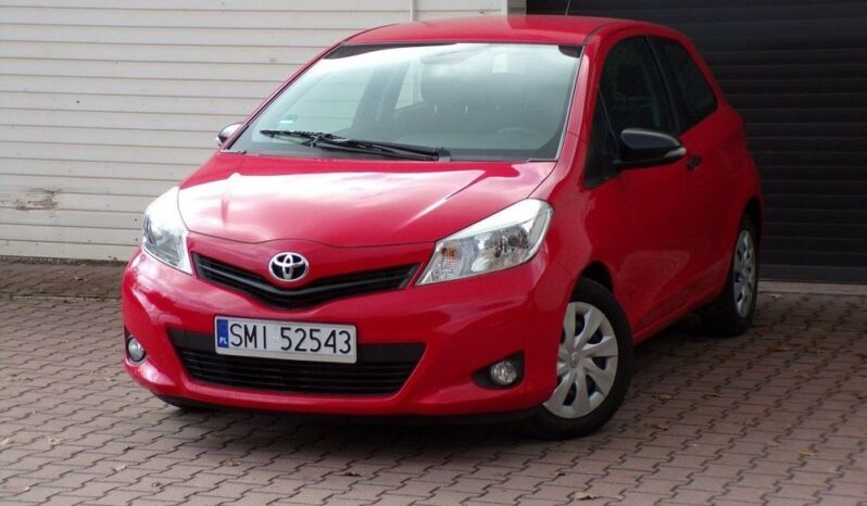 TOYOTA Yaris  | FWD (przód) | Manualna | 70 KM | Czerwony full
