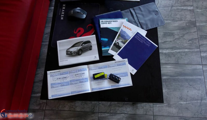 PEUGEOT 5008  | FWD (przód) | Manualna | 156 KM | Czarny full