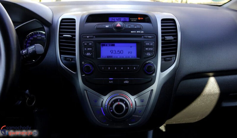 HYUNDAI ix20  | FWD (przód) | Manualna | 90 KM | Srebrny full