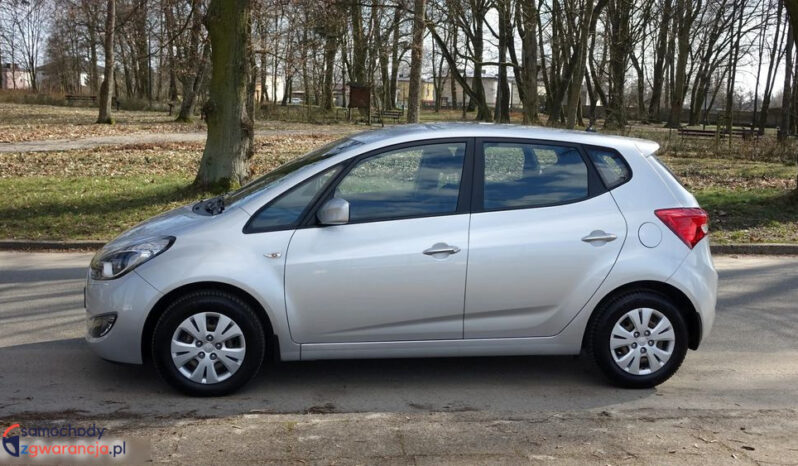 HYUNDAI ix20  | FWD (przód) | Manualna | 90 KM | Srebrny full
