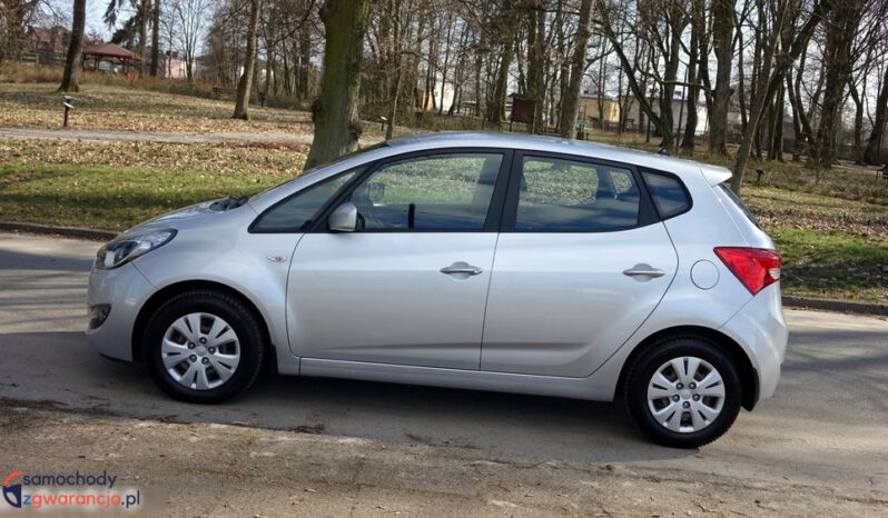 HYUNDAI ix20  | FWD (przód) | Manualna | 90 KM | Srebrny full