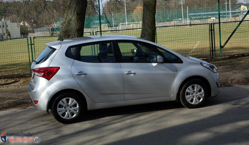 HYUNDAI ix20  | FWD (przód) | Manualna | 90 KM | Srebrny full