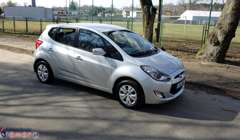 HYUNDAI ix20  | FWD (przód) | Manualna | 90 KM | Srebrny full