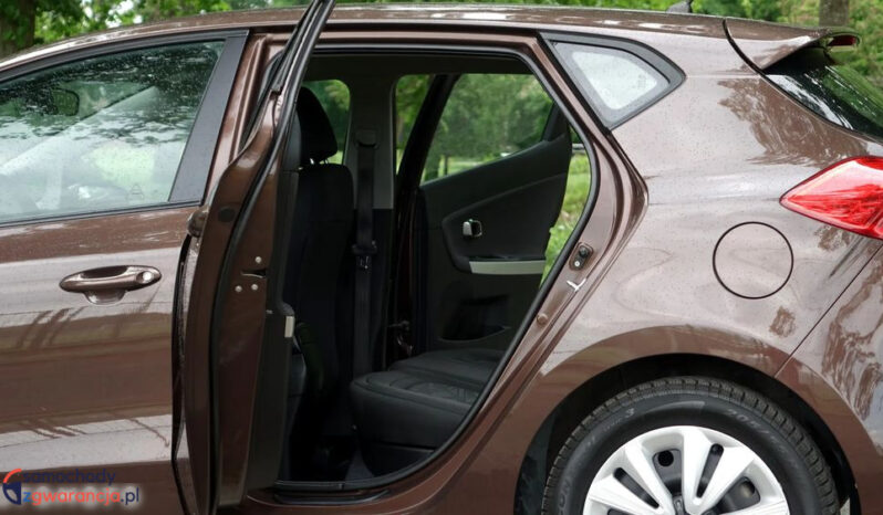 KIA Ceed  | przedni | Manualna | 135 KM | Brązowy full